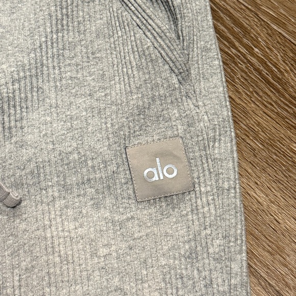 Alo Muse Set - Muse Hoodie & Sweatpants Size Medium - Picture 12 of 12